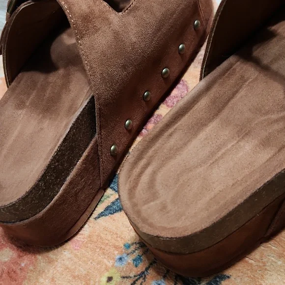 Buckle Cork Sandals - Picture 6 of 7